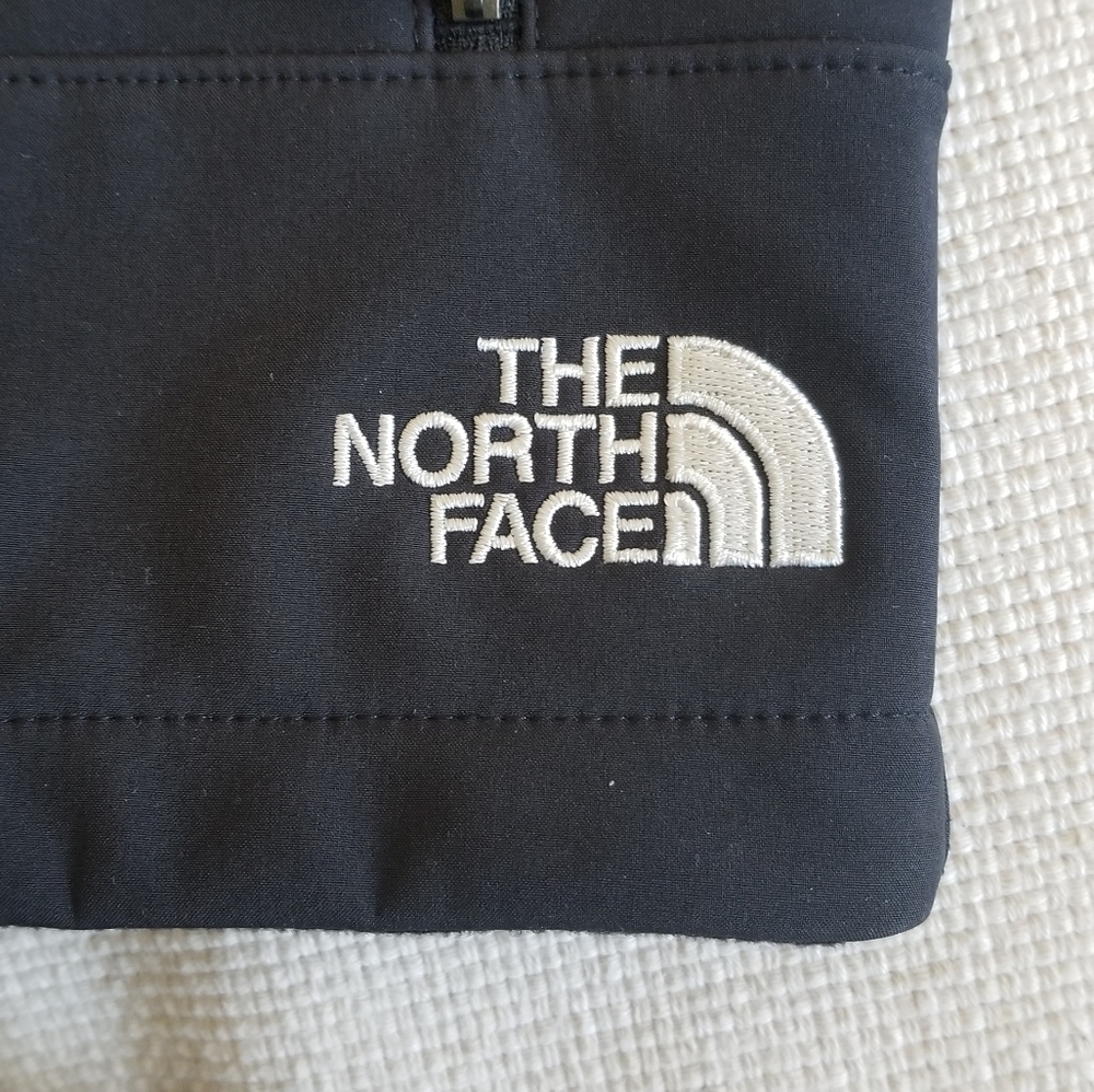 The North Face Weatherproof Soft Shell Vest - Picture 6 of 11